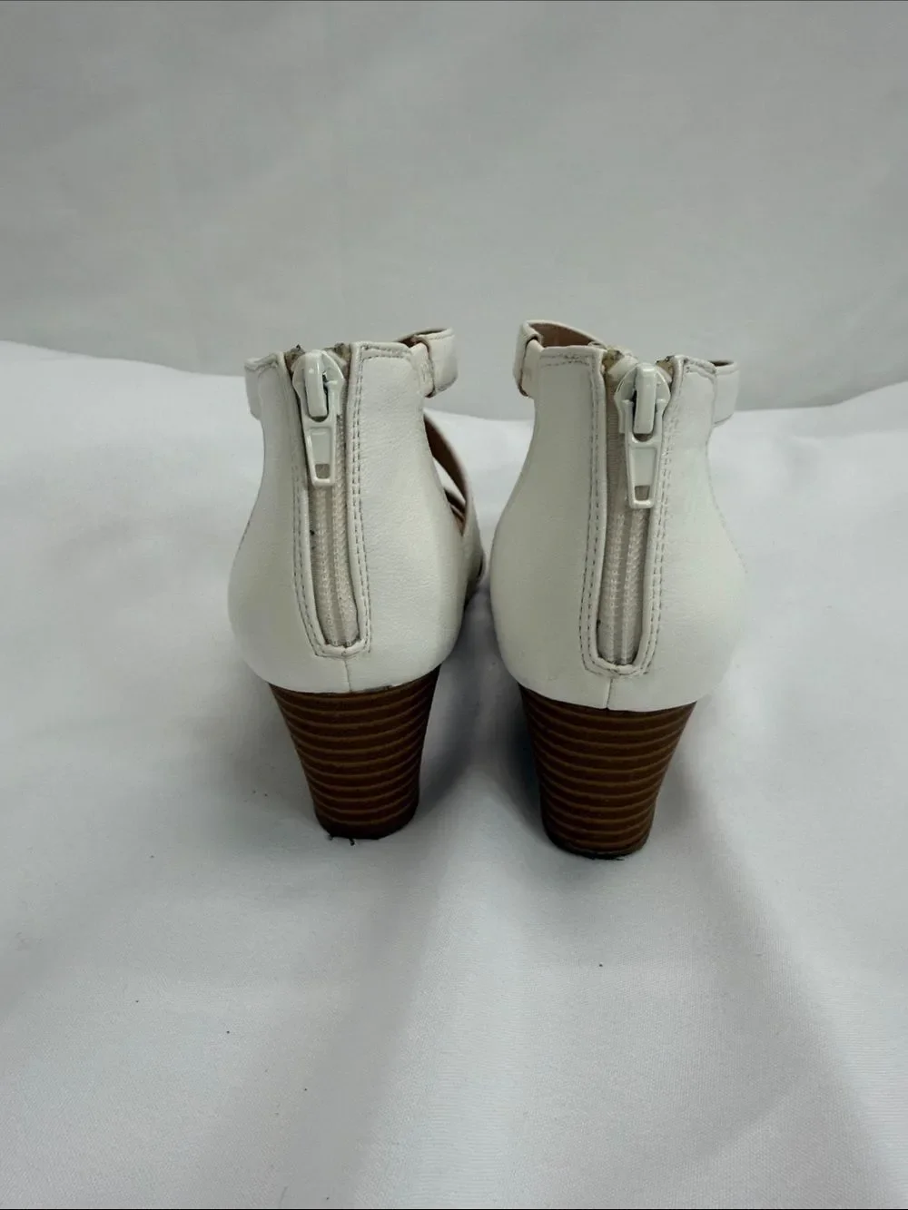 Giani Bernini White Strappy Wedge Sandals with Brown Wedge